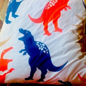 Dinosaur bedding and wall decor